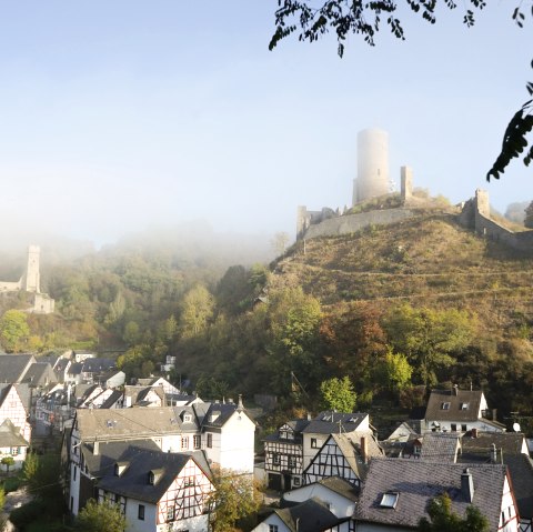 Les châteaux de Monreal dans le brouillard, © Laura Rinneburger