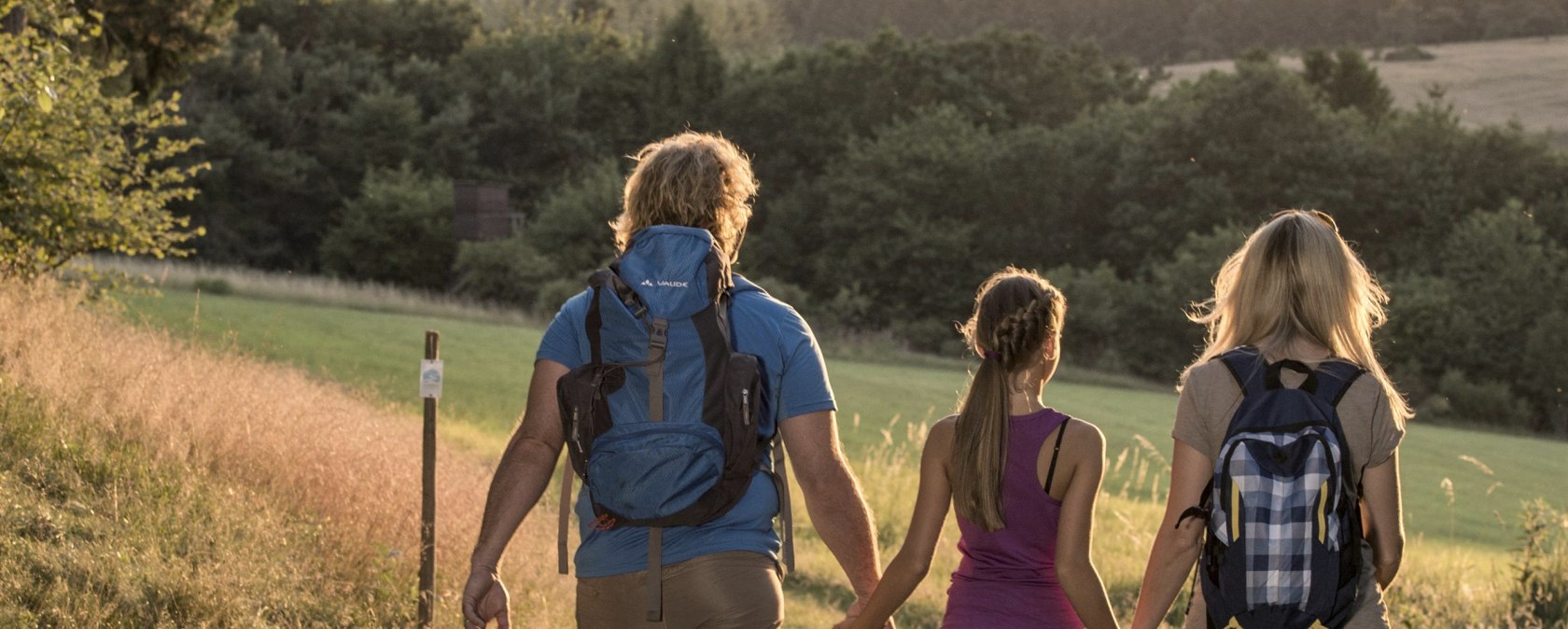 Wandern auf dem Traumpf&auml;dchen Wacholderblick, &copy; Klaus-Peter Kappest/REMET