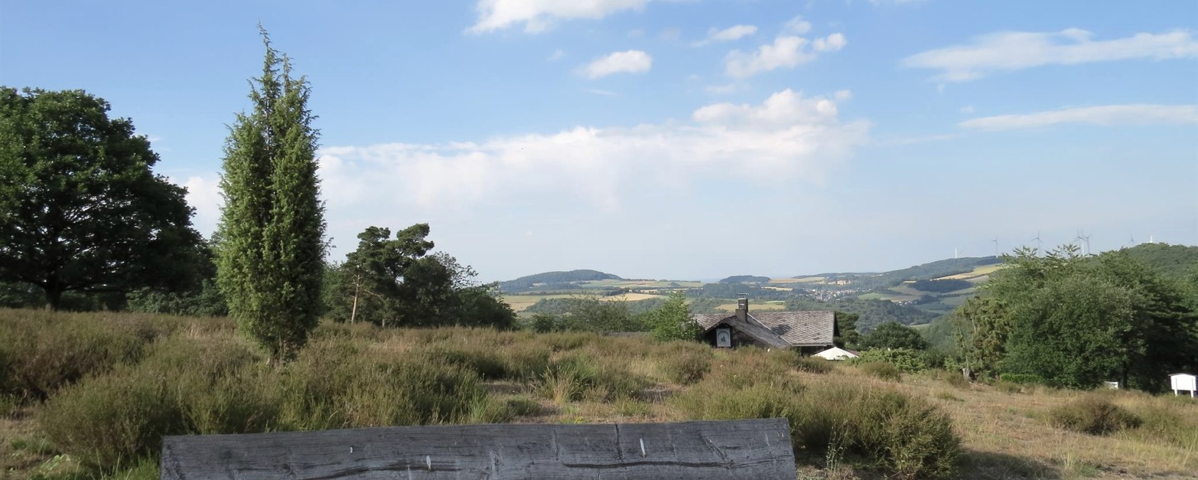 Ausblick zur Wacholderh&uuml;tte, &copy; Foto: Svenja Schulze-Entrup, Quelle: Touristik-B&uuml;ro Vordereifel