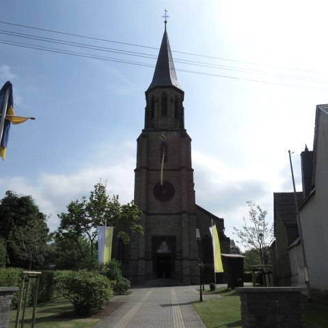 Pfarrkirche St. Castor und St. Katharina in Kehrig, © Foto: Svenja Schulze-Entrup, Quelle: Touristik-Büro Vordereifel