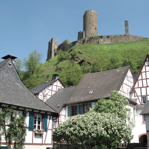 Monreal Blick zur Burg, © Foto: Ingo Becker, Quelle: Touristik-Büro Vordereifel