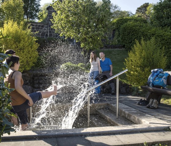 Spaß am Wassertretbecken, © Klaus-Peter Kappest