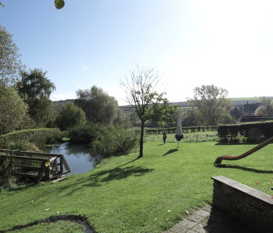 Jardin avec &eacute;tang de baignade, &copy; Foto: Svenja Schulze-Entrup, Quelle: Touristik-B&uuml;ro Vordereifel