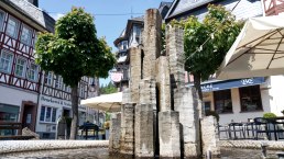 Marktbrunnen am Restaurant Blaue Ecke, © Stadt Adenau