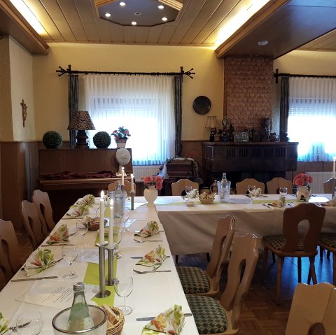 Gastraum f&uuml;r Familienfeiern, &copy; Foto: Svenja Schulze-Entrup, Quelle: Touristik-B&uuml;ro Vordereifel