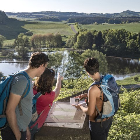 Wanderer auf dem Traumpf&auml;dchen, &copy; Klaus-Peter Kappest/REMET