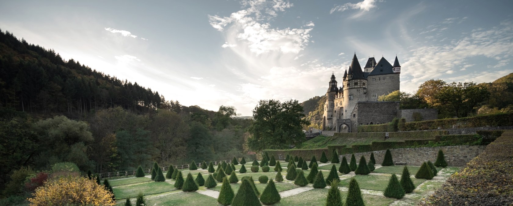 Schloss Bürresheim bei Sonnenuntergang