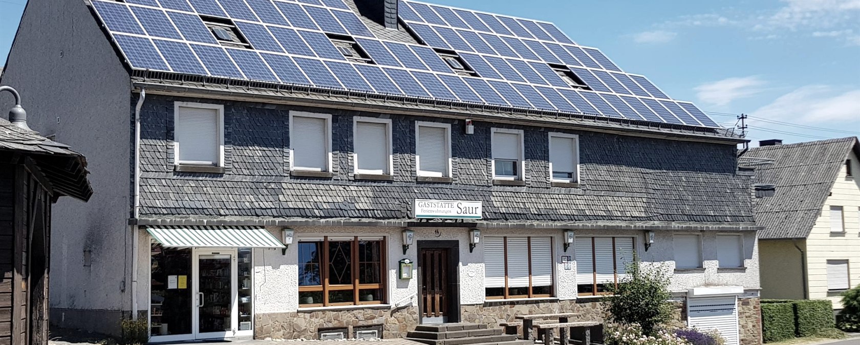 Dorfladen mit Gaststätte in Reudelsterz, © Foto: Svenja Schulze-Entrup, Quelle: Touristik-Büro Vordereifel