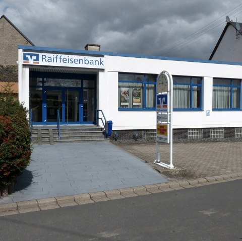 Raiffeisen Bank in Kehrig, &copy; Foto: Svenja Schulze-Entrup, Quelle: Touristik-B&uuml;ro Vordereifel