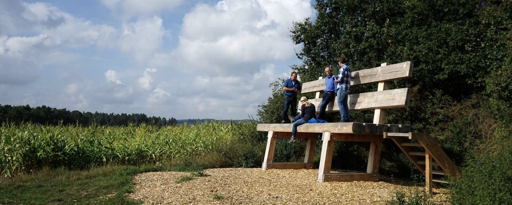 Die XXL-Baumelbank in Ditscheid, &copy; Foto: Laura Rinneburger, Quelle: Touristik-B&uuml;ro Vordereifel