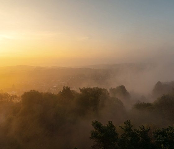 Zonsopgang vanaf de Booser Eifelturm aan de Stumpfarmweg, © Laura Rinneburger