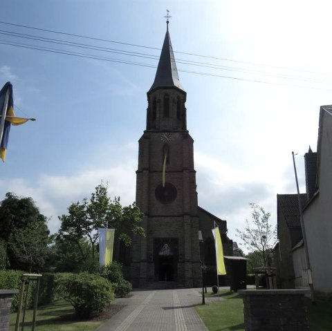Kirche St. Kastor und Katharina, © Foto: Svenja Schulze-Entrup, Quelle: Touristik-Büro Vordereifel