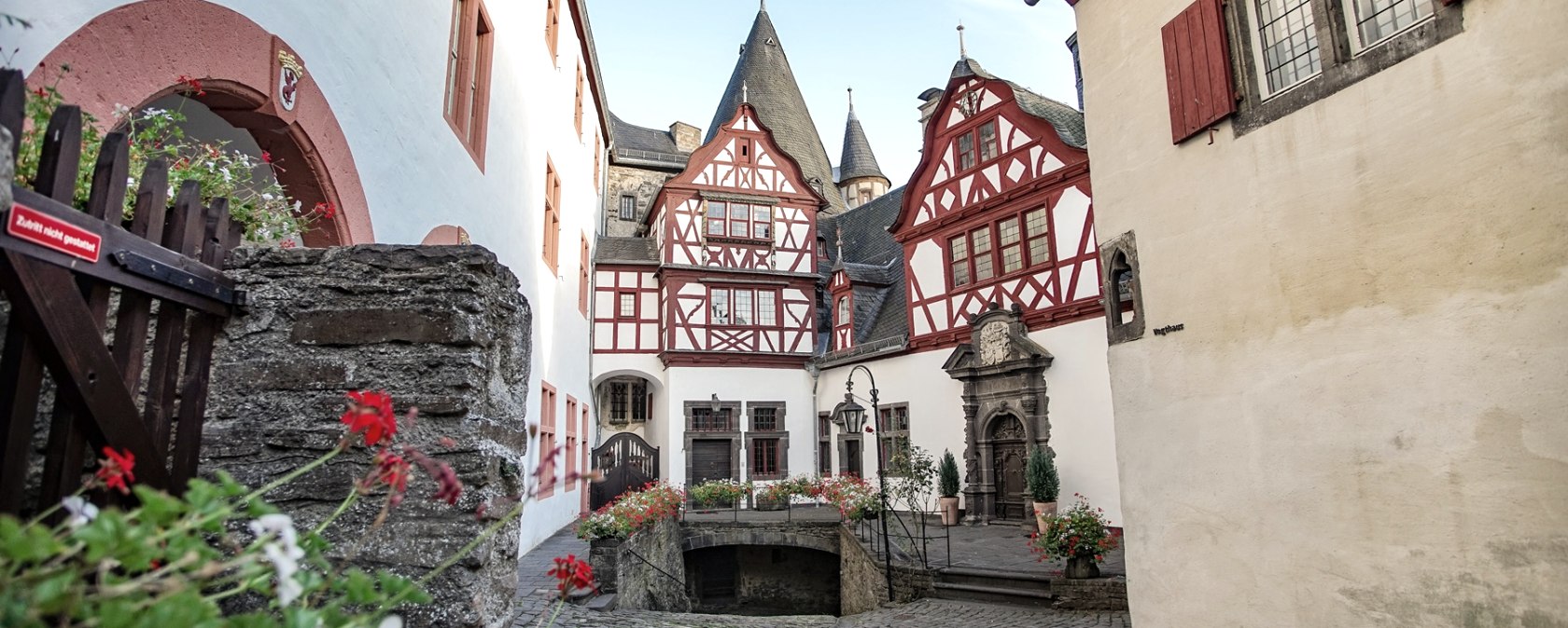 Binnenplaats van kasteel B&uuml;rresheim, &copy; Laura Rinneburger