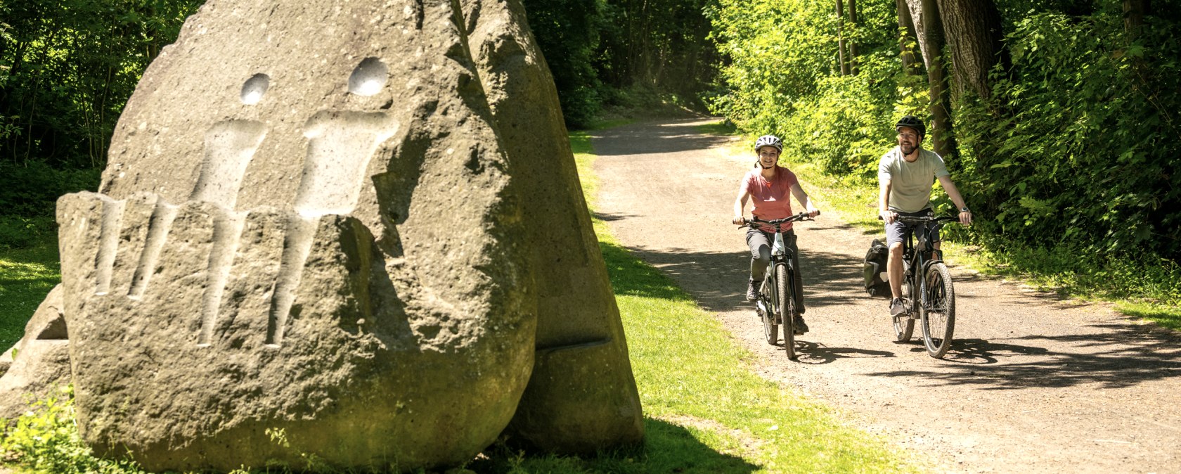 Vulkanpark-Radweg, Skulptur im Nettepark, &copy; Eifel Tourismus GmbH, Dominik Ketz