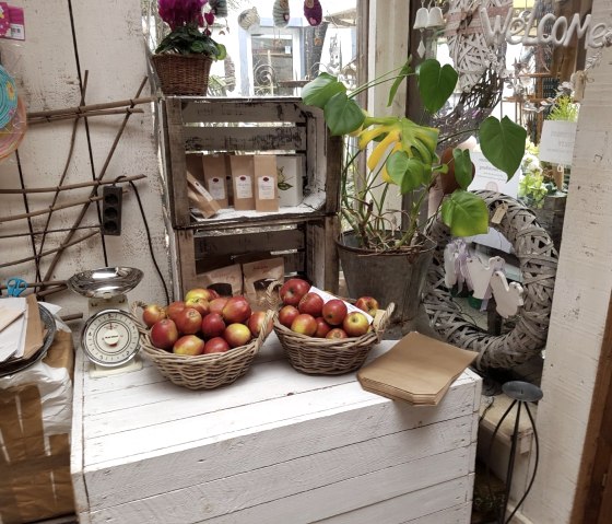 Frische &Auml;pfel, &copy; Foto: Sommer/Meier, Quelle: Deko-Scheune Hausten